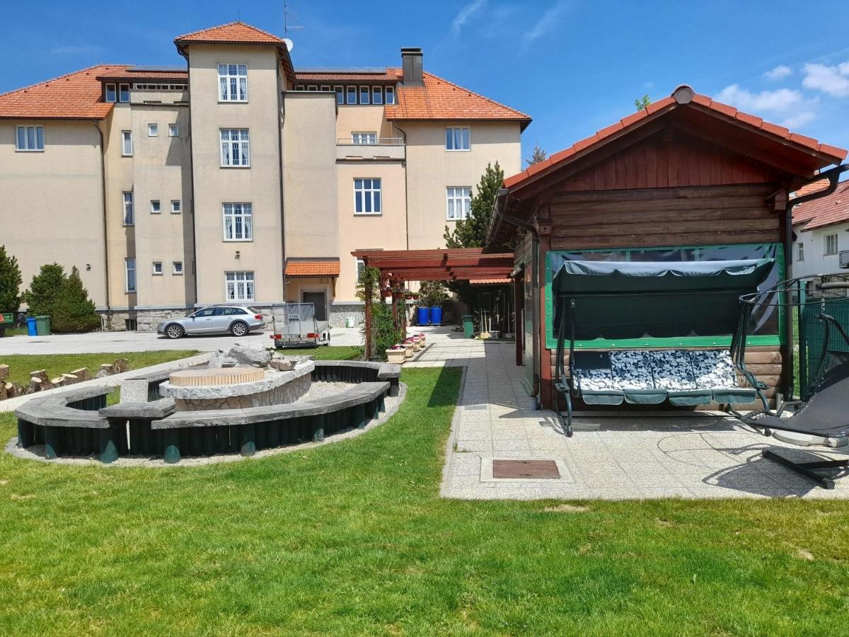Apartments And Rooms Kod Eli Ravna Gora Bagian luar foto