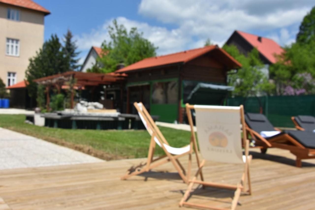 Apartments And Rooms Kod Eli Ravna Gora Bagian luar foto