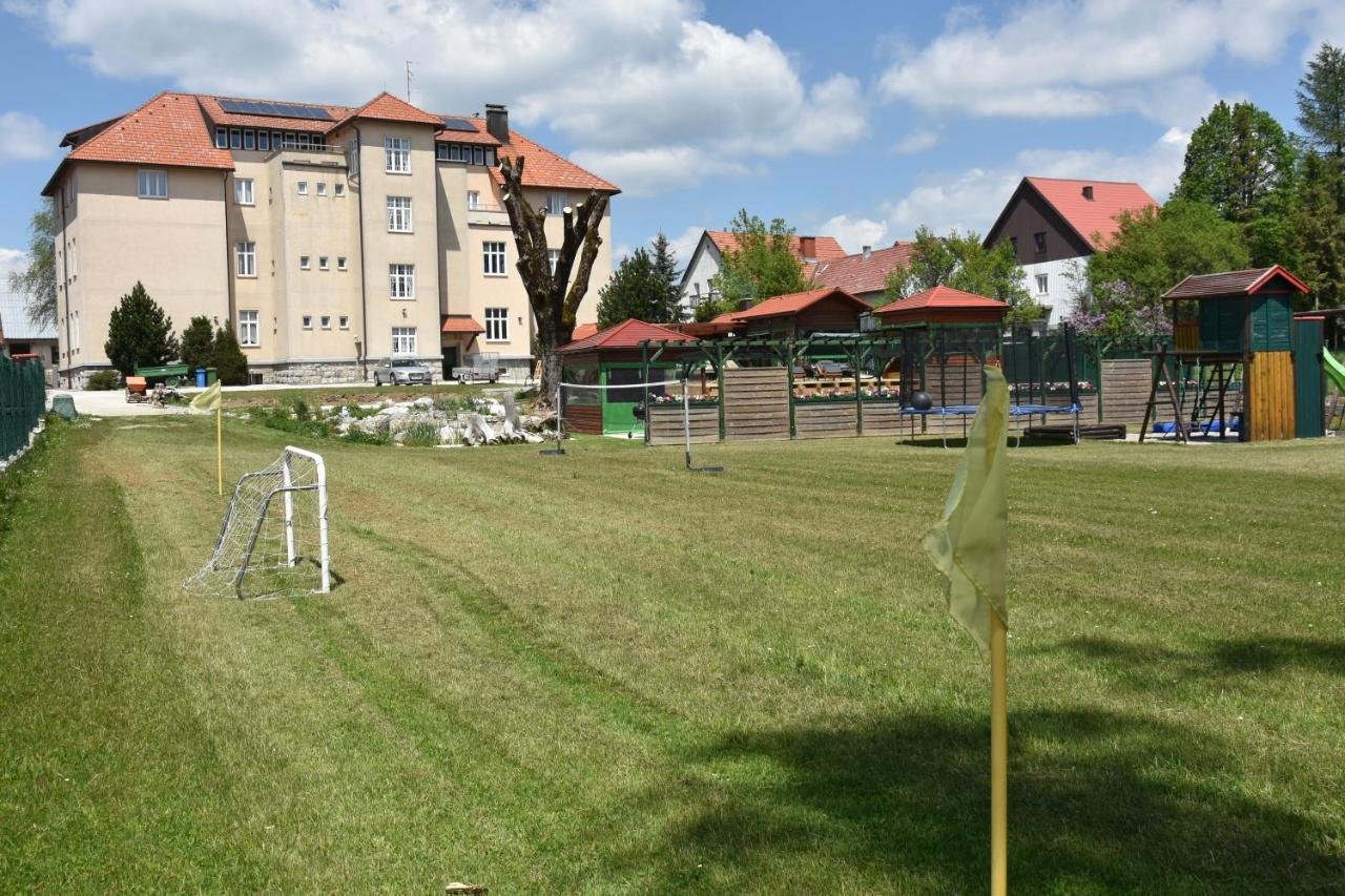 Apartments And Rooms Kod Eli Ravna Gora Bagian luar foto