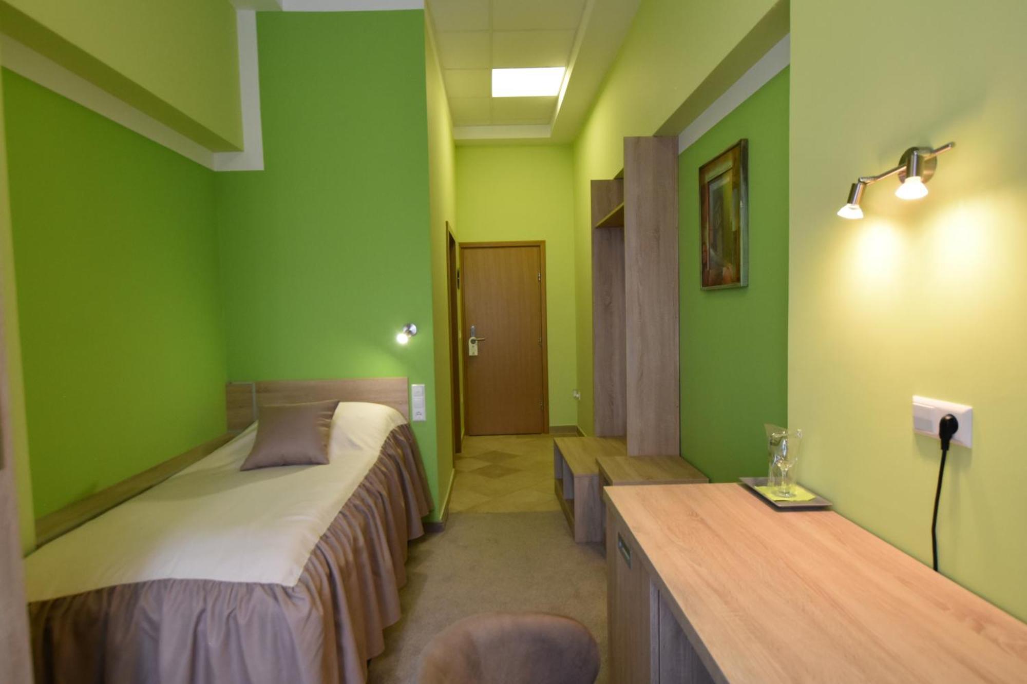 Apartments And Rooms Kod Eli Ravna Gora Bagian luar foto