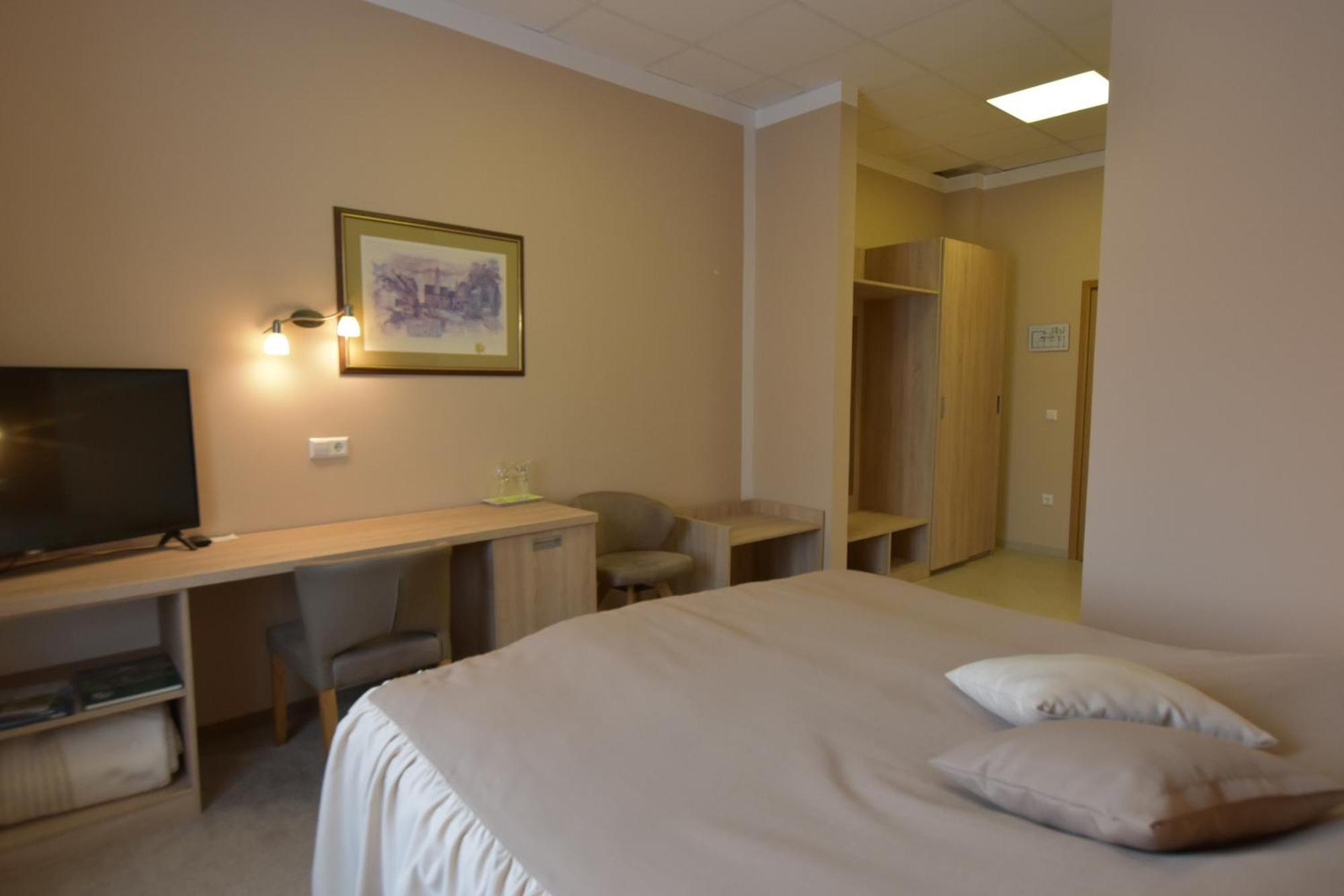 Apartments And Rooms Kod Eli Ravna Gora Bagian luar foto