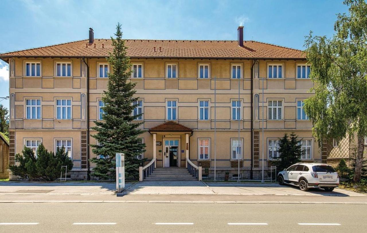 Apartments And Rooms Kod Eli Ravna Gora Bagian luar foto